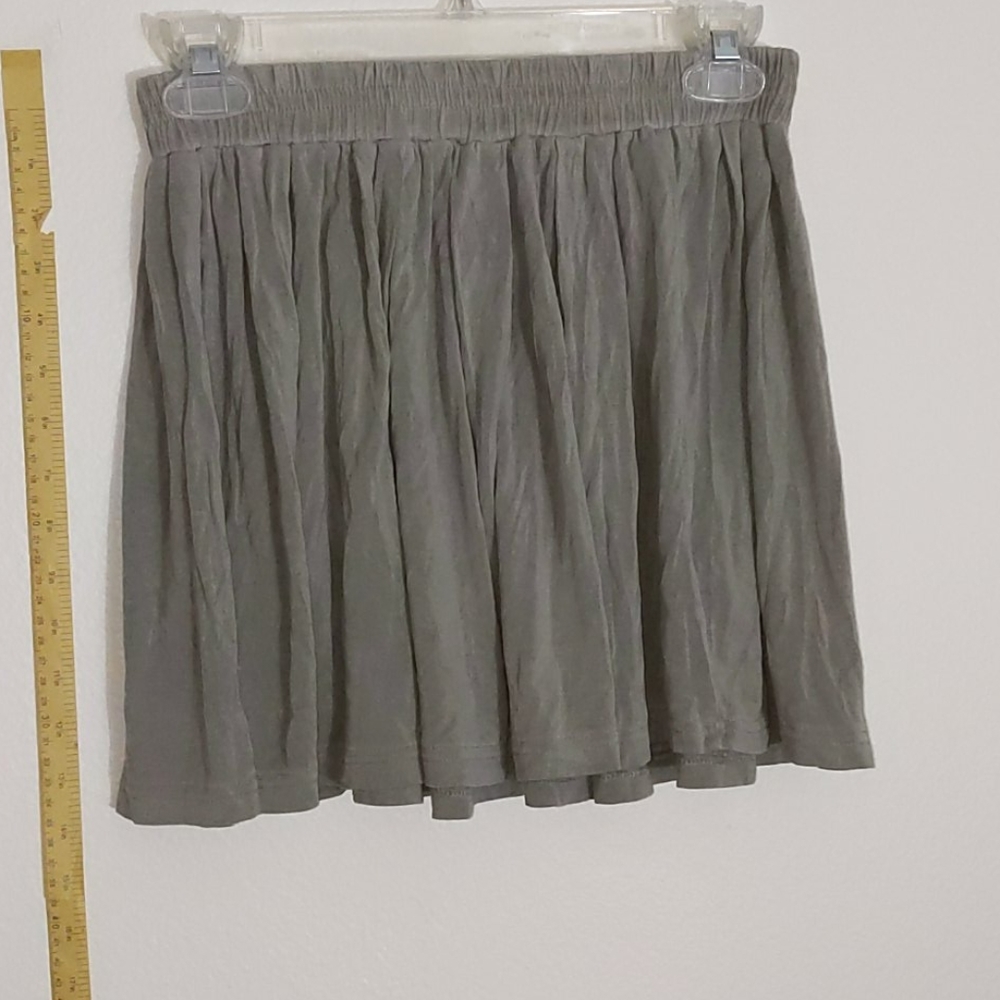 Basic stretchy mini skirt size medium